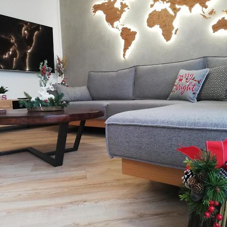 Luxury 80M2 Apartment With Balcony Downtown Tesalonika Bagian luar foto