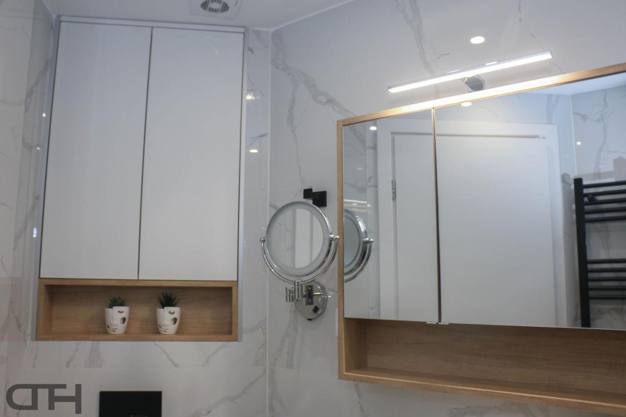 Luxury 80M2 Apartment With Balcony Downtown Tesalonika Bagian luar foto