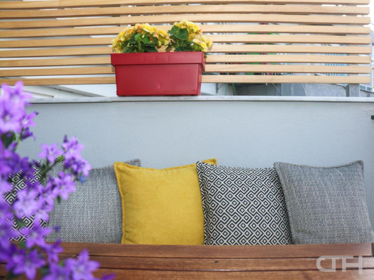 Luxury 80M2 Apartment With Balcony Downtown Tesalonika Bagian luar foto