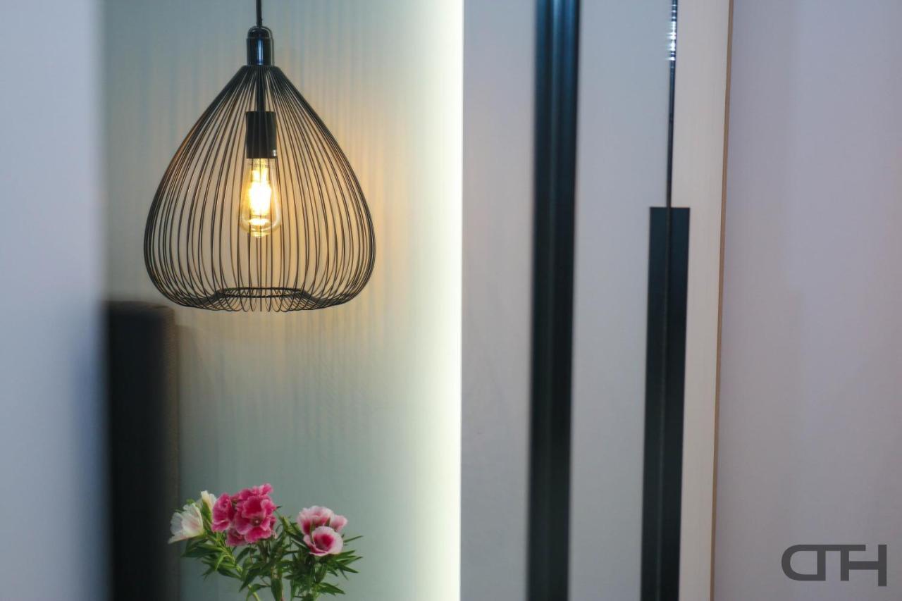 Luxury 80M2 Apartment With Balcony Downtown Tesalonika Bagian luar foto