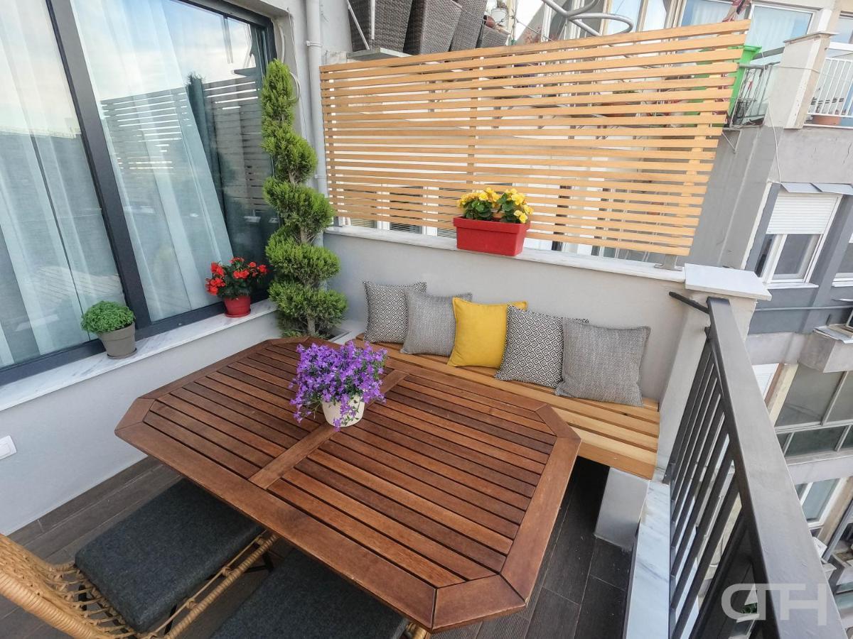 Luxury 80M2 Apartment With Balcony Downtown Tesalonika Bagian luar foto